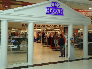 Juíza considera Havan hipermercado e manda reabrir loja