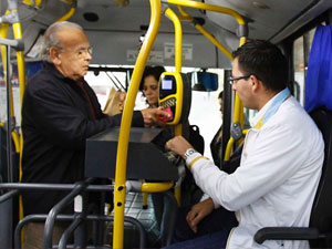 Juíza suspende reajuste de tarifa de ônibus até o fim da epidemia