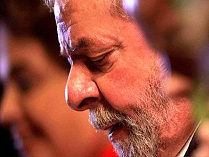 Lula pede que TRF-4 suspenda julgamento do sítio de Atibaia